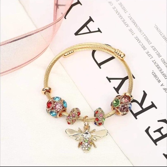 NEW! Bee Pendant Bracelet Stainless Steel Adjusted Bangle - Picture 3 of 3